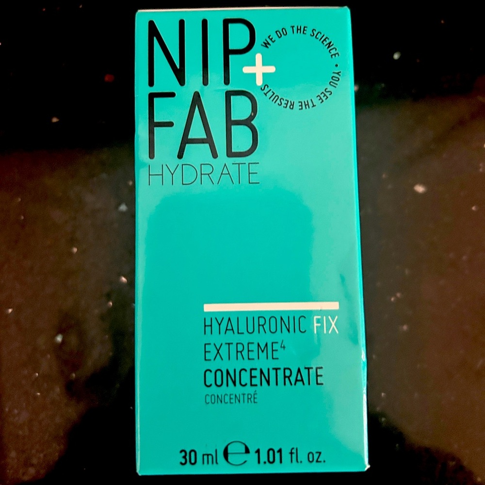 NIP+FAB Hydrate Hyaluronic Fix Extreme Concentrate